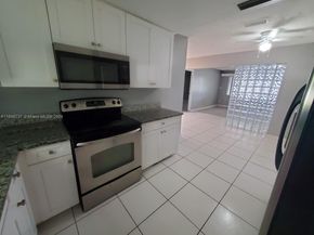2737 NW 24th Ave, Oakland Park FL 33311