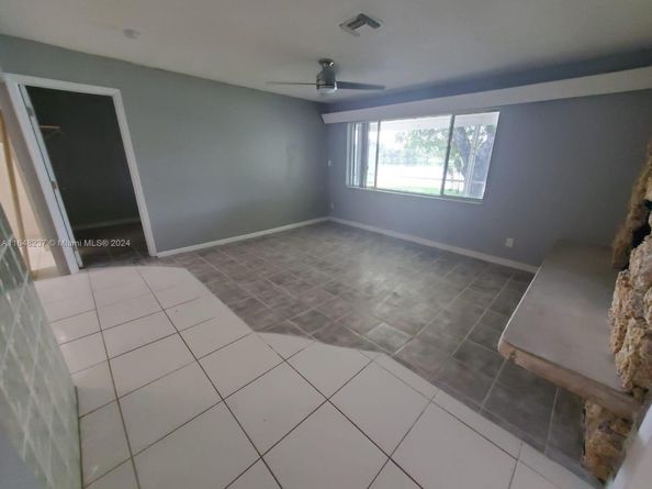 2737 NW 24th Ave, Oakland Park FL 33311