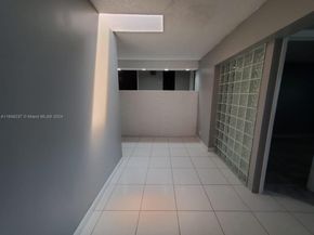 2737 NW 24th Ave, Oakland Park FL 33311