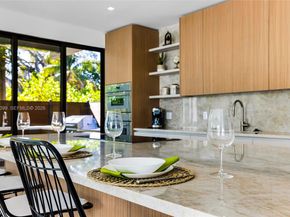 300 NE 48th St, Miami FL 33137