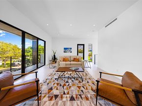 300 NE 48th St, Miami FL 33137