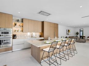 300 NE 48th St, Miami FL 33137