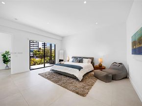 300 NE 48th St, Miami FL 33137