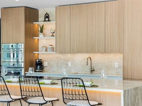 300 NE 48th St, Miami FL 33137