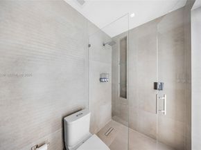 300 NE 48th St, Miami FL 33137