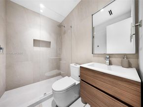 300 NE 48th St, Miami FL 33137