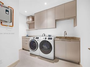 300 NE 48th St, Miami FL 33137