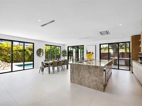 300 NE 48th St, Miami FL 33137