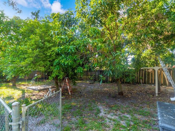 1231 Dunad Ave, Opa-Locka FL 33054