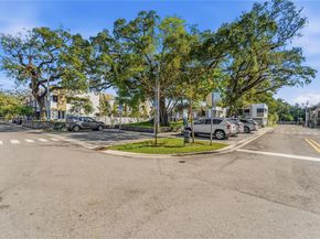 4150 N Oak Pl, Dania Beach FL 33314