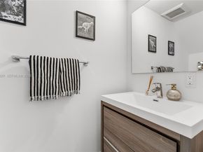4150 N Oak Pl, Dania Beach FL 33314