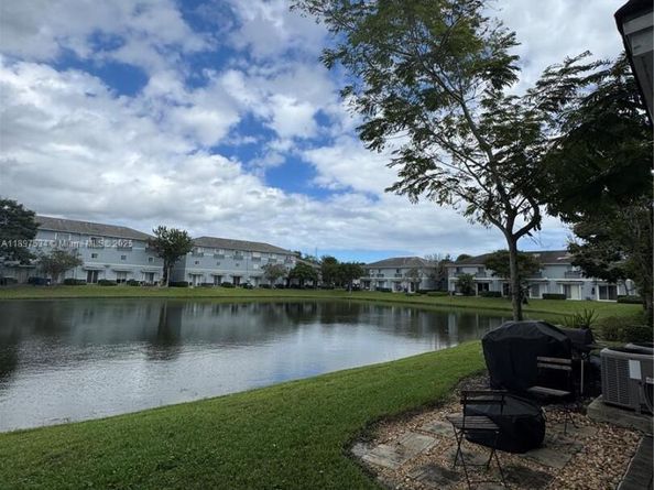 3441 NW 13th St, Lauderhill FL 33311