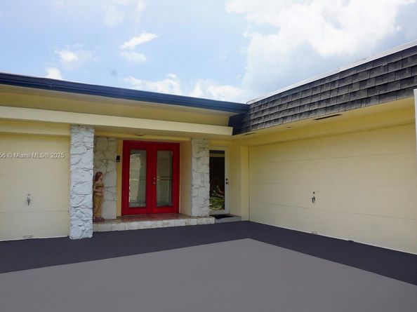 4511 King Palm Dr, Tamarac FL 33319