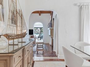 56 S Hibiscus Dr, Miami Beach FL 33139