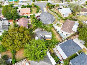 1664 SW 2nd Ct, Homestead FL 33030