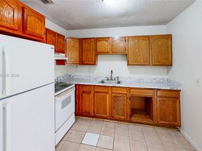 1664 SW 2nd Ct, Homestead FL 33030