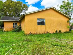 1664 SW 2nd Ct, Homestead FL 33030