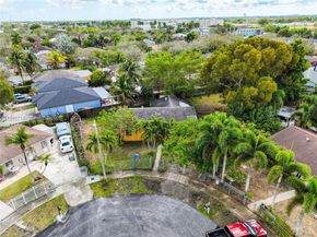 1664 SW 2nd Ct, Homestead FL 33030