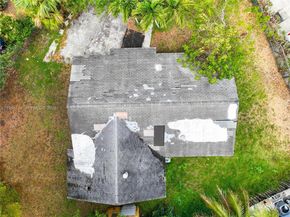 1664 SW 2nd Ct, Homestead FL 33030