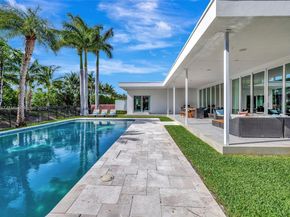 907 Diplomat Pkwy, Hallandale Beach FL 33009