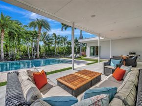 907 Diplomat Pkwy, Hallandale Beach FL 33009