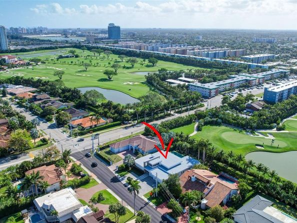 907 Diplomat Pkwy, Hallandale Beach FL 33009