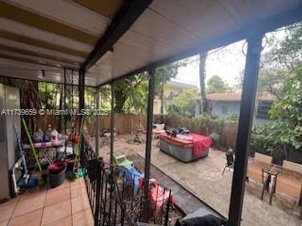 420 SW 13th Ave, Miami FL 33135