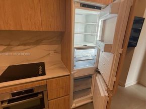 11 NE 6th 706, Miami FL 33132