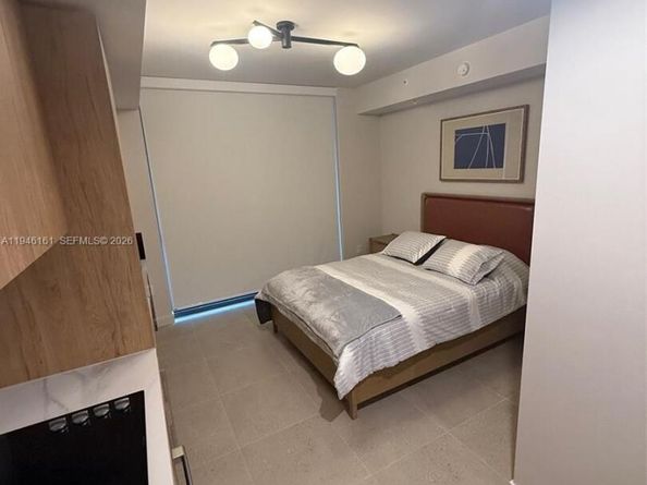 11 NE 6th 706, Miami FL 33132