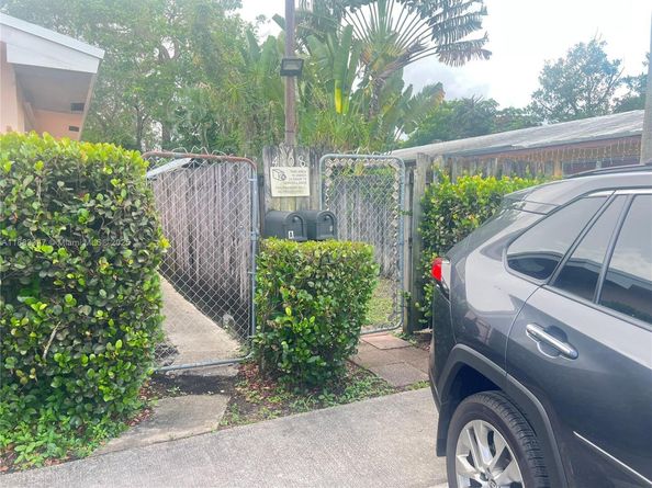 4108 SW 22nd St, Fort Lauderdale FL 33317