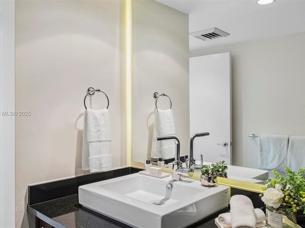 101 20th St 3903, Miami Beach FL 33139