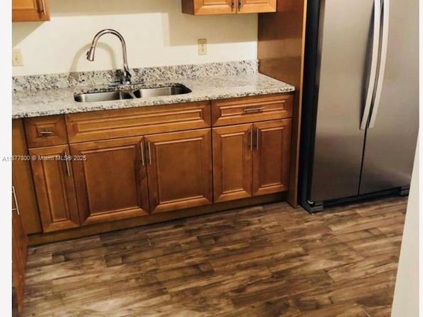 Undisclosed Address #A11877800, West Palm Beach FL 33411