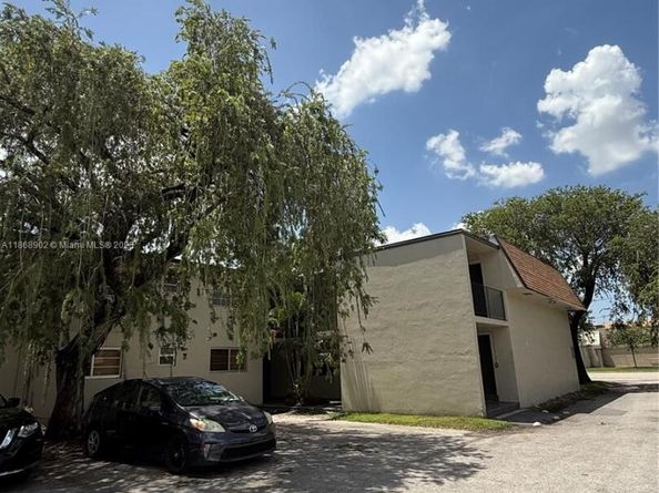 3901 SW 112th Ave 46, Miami FL 33165