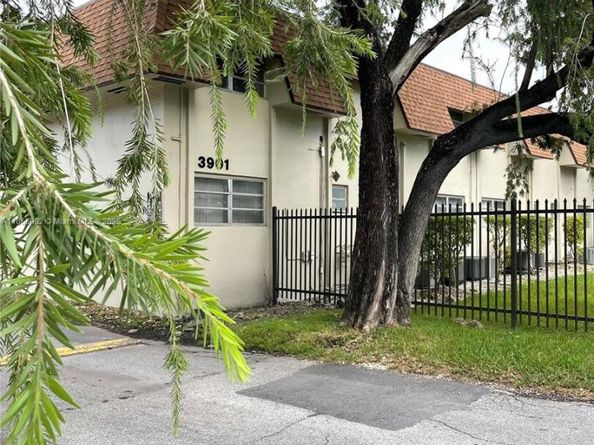 3901 SW 112th Ave 46, Miami FL 33165