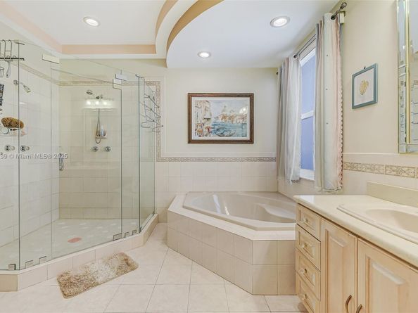 2935 SW 13th St, Miami FL 33145