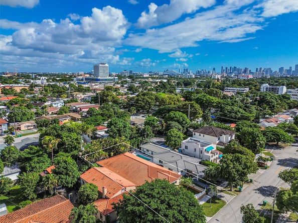 2935 SW 13th St, Miami FL 33145