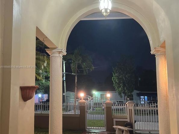 2935 SW 13th St, Miami FL 33145