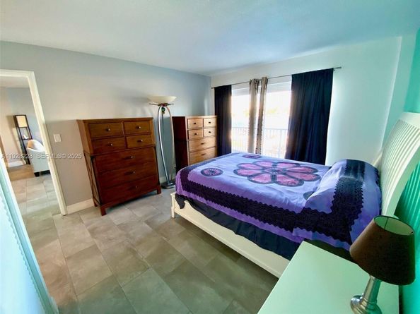 400 Golden Isles Dr 6, Hallandale Beach FL 33009