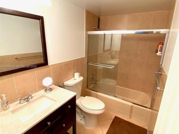 400 Golden Isles Dr 6, Hallandale Beach FL 33009