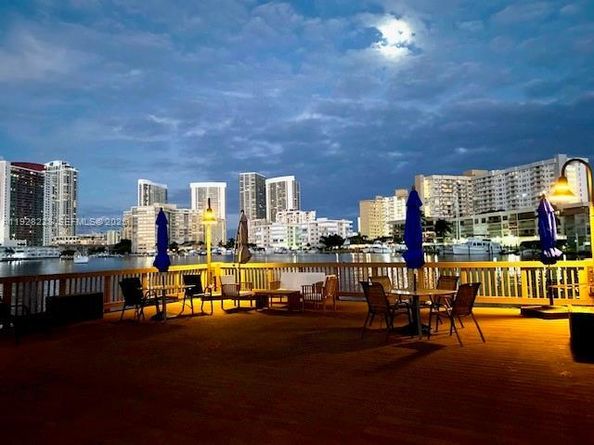 400 Golden Isles Dr 6, Hallandale Beach FL 33009