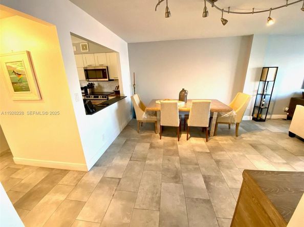 400 Golden Isles Dr 6, Hallandale Beach FL 33009