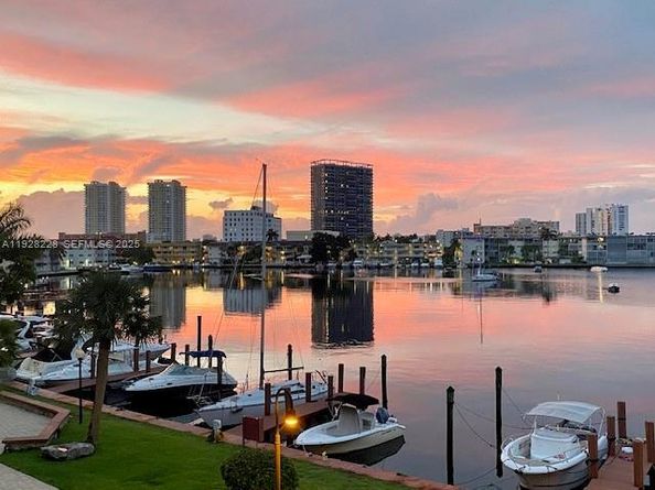 400 Golden Isles Dr 6, Hallandale Beach FL 33009