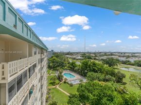4330 Hillcrest Dr 1017, Hollywood FL 33021