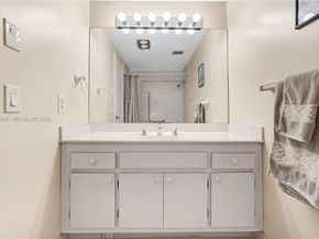4330 Hillcrest Dr 1017, Hollywood FL 33021