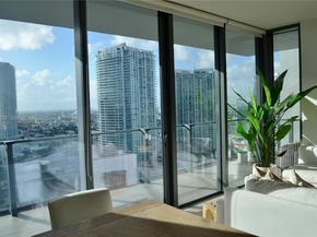 68 SE 6th St 2708, Miami FL 33131
