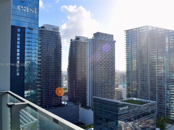 68 SE 6th St 2708, Miami FL 33131
