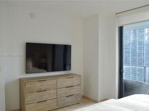 68 SE 6th St 2708, Miami FL 33131