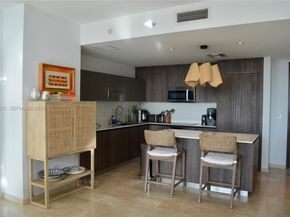 68 SE 6th St 2708, Miami FL 33131
