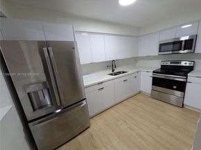 7022 SW 19th Ct, North Lauderdale FL 33068