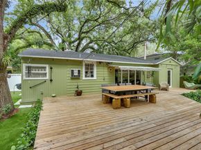 842 NW 9th Ct, Miami FL 33136